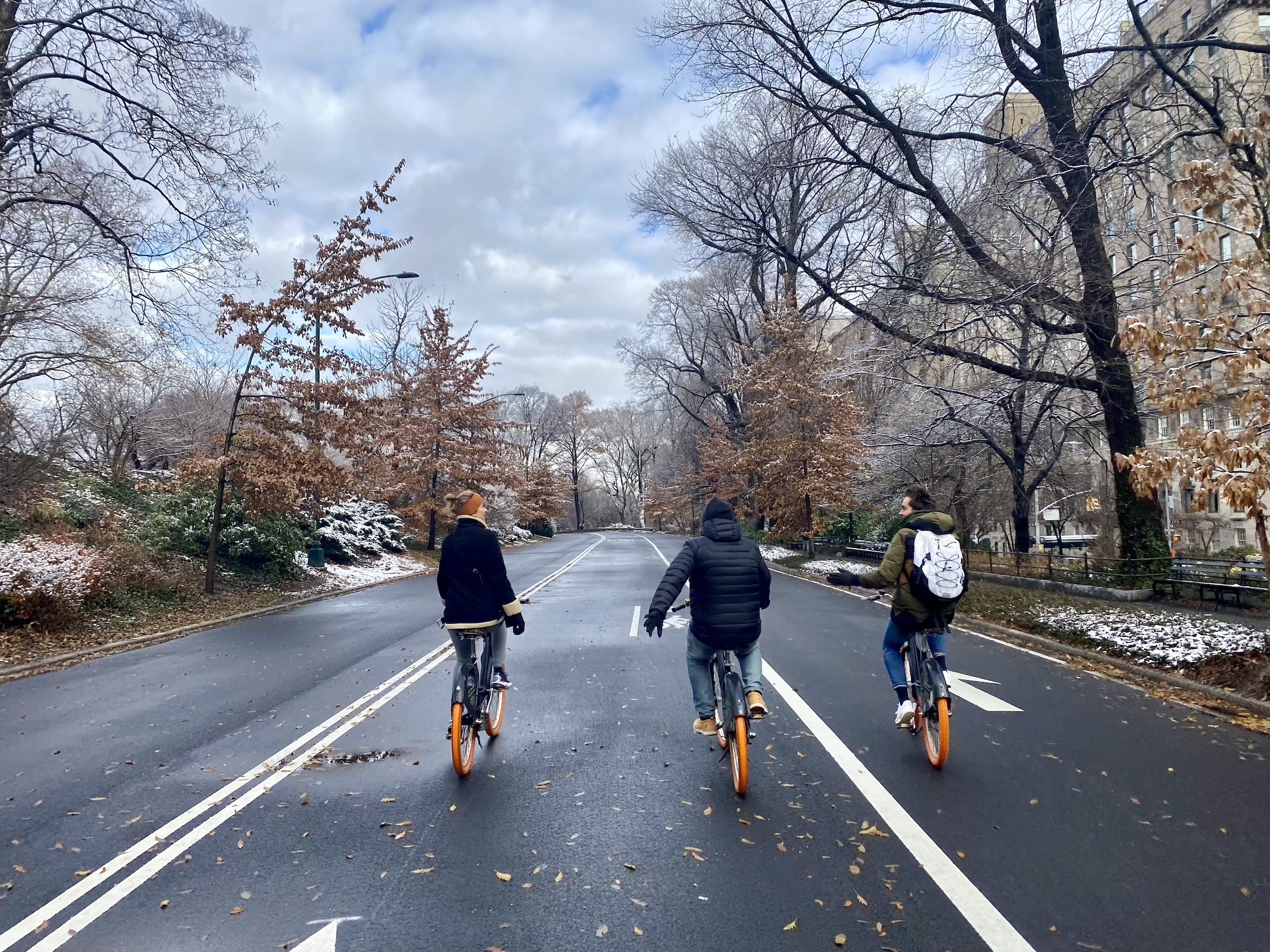 Fietsen door Central Park in de winter