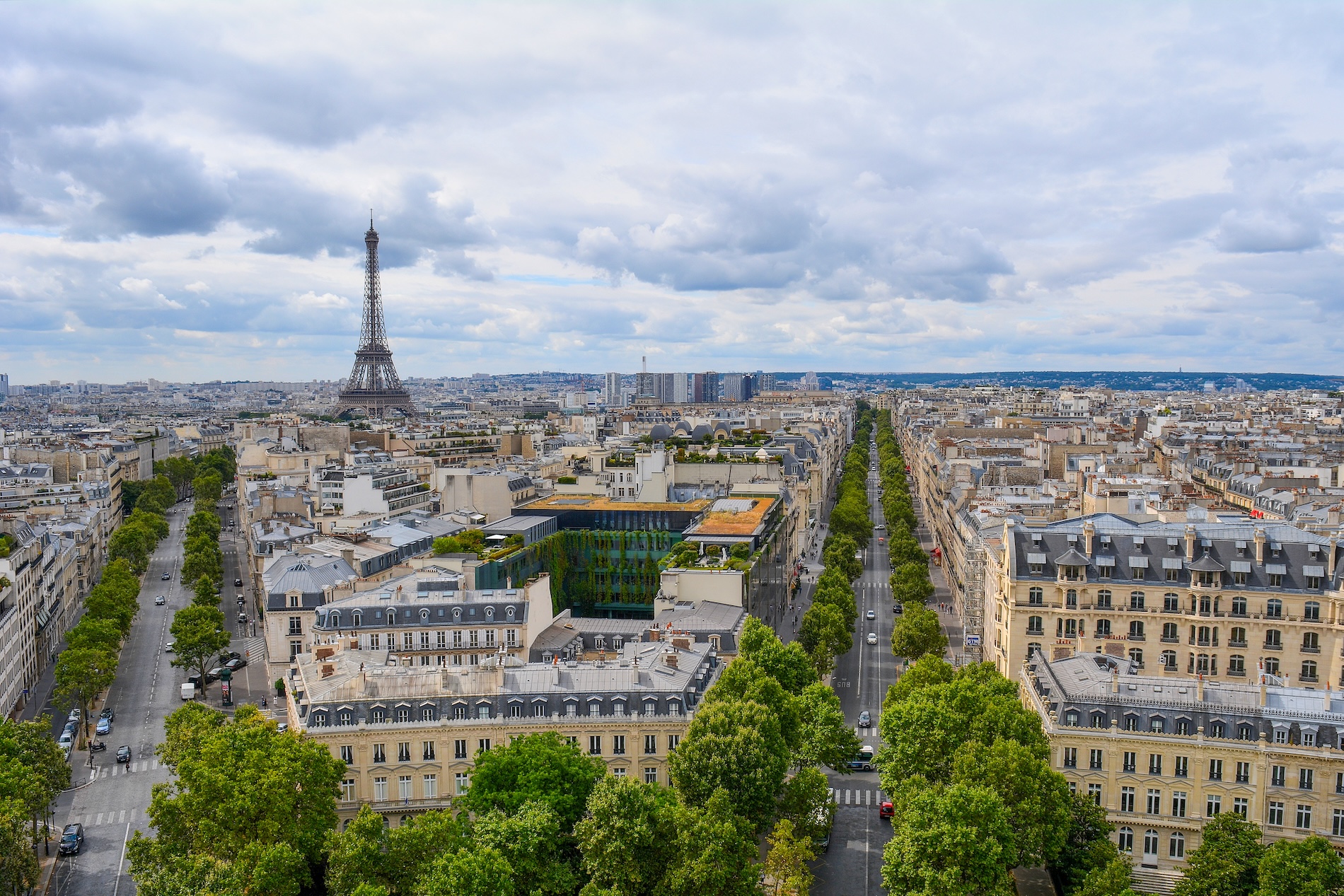 Beklim de Arc de Triomphe voor dit mooie uitzicht