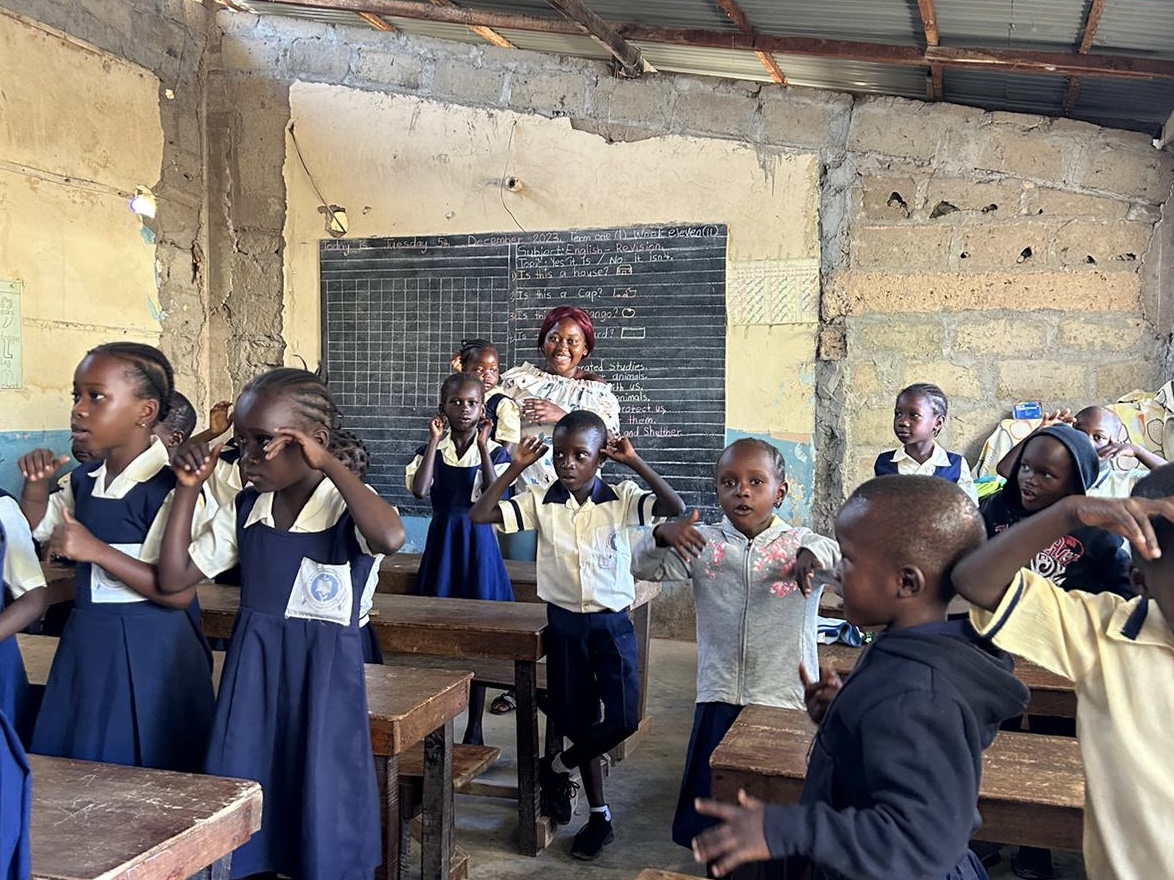 Onderwijs is belangrijk! Gambiaanse scholen kunnen donaties altijd gebruiken