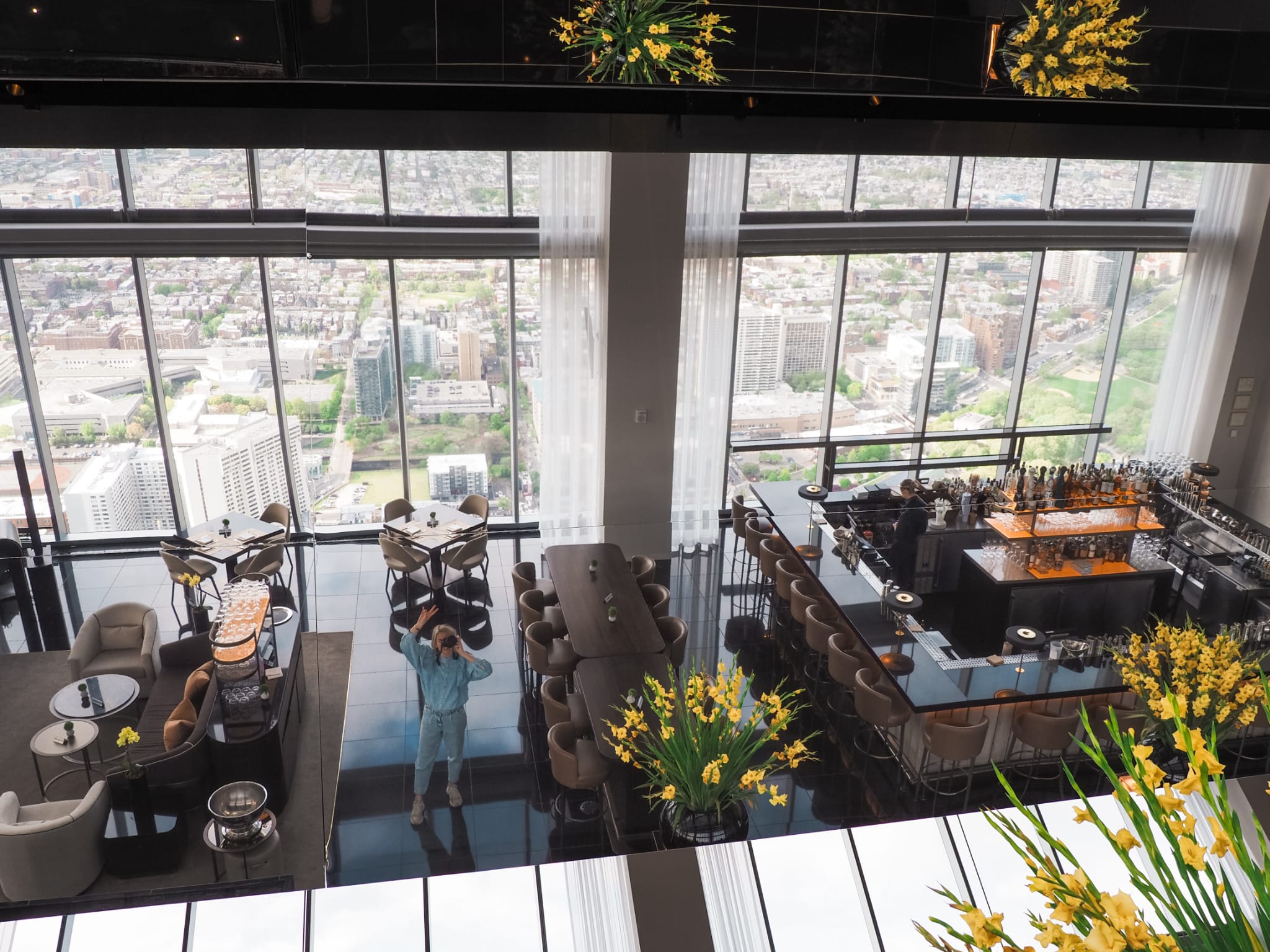 Bezoek Skyhigh op de 60e verdieping van het Four Seasons hotel voor het beste uitzicht op Philadelphia