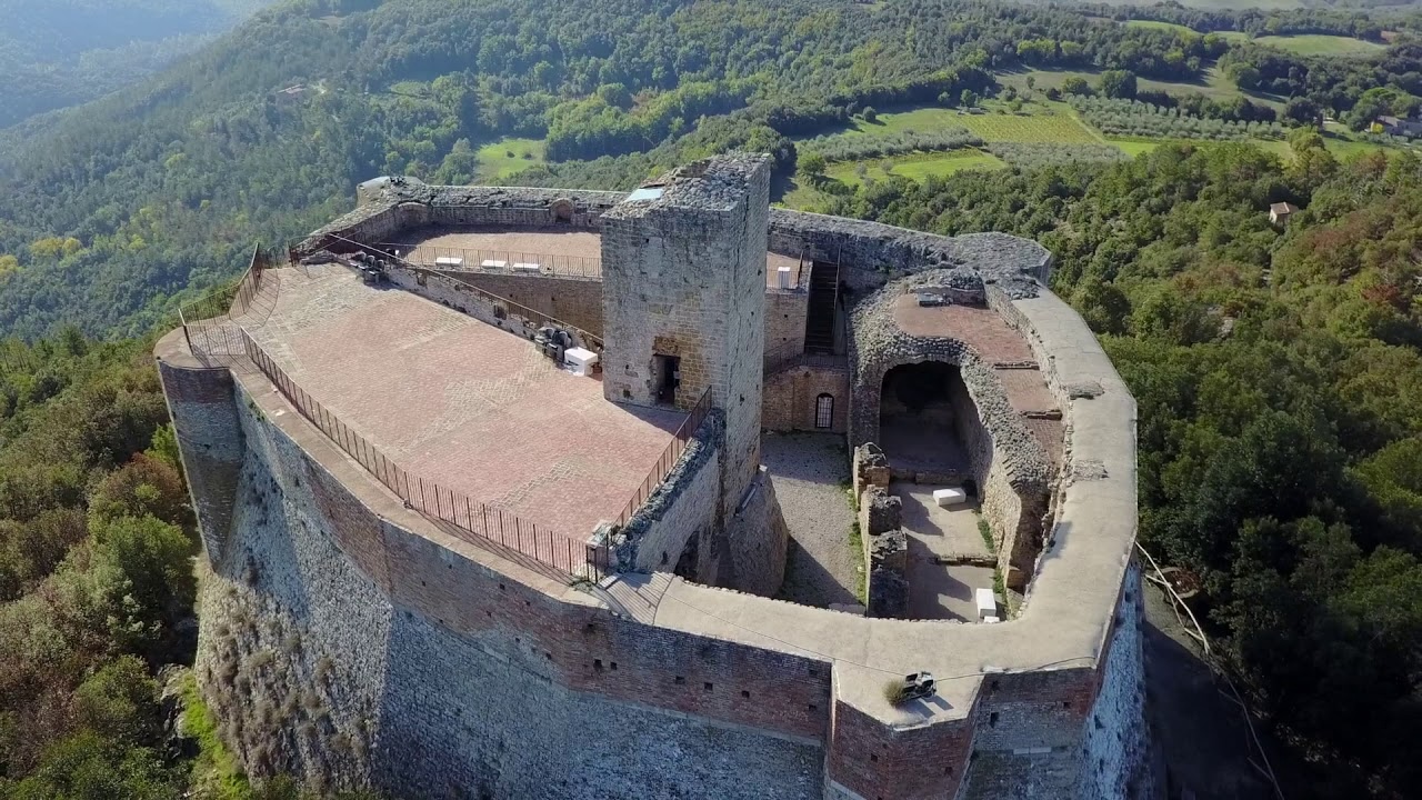 Rocca Sillana een prachtige oude burcht in Toscane