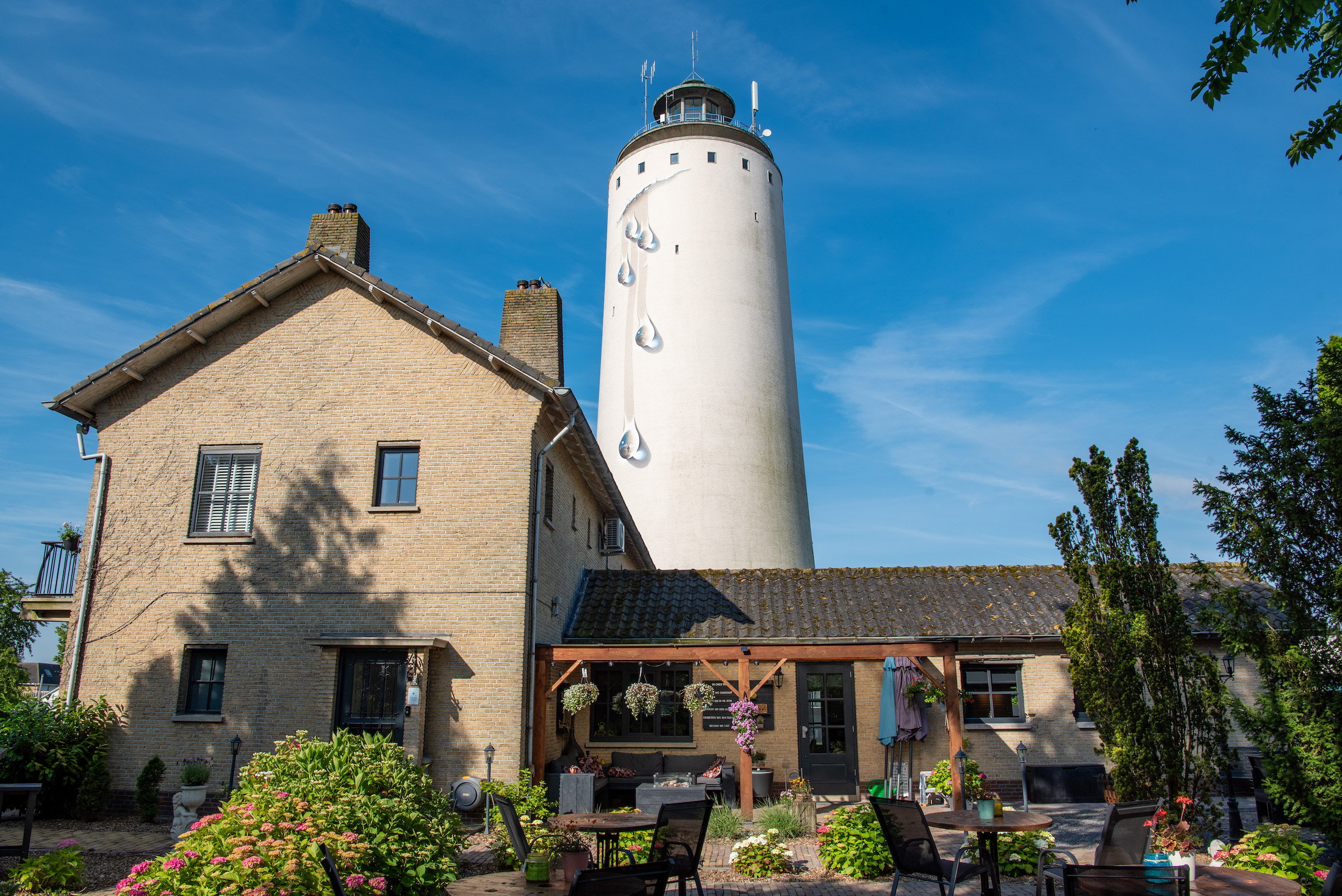 Beklim de watertoren van Oostburg