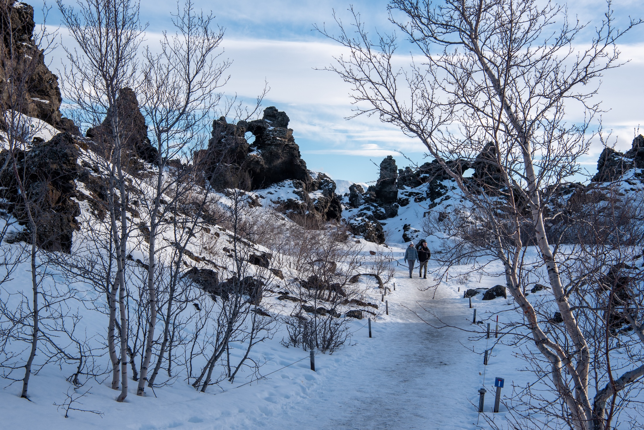 Maak een winterwandeling door de lavavelden van Dimmuborgir