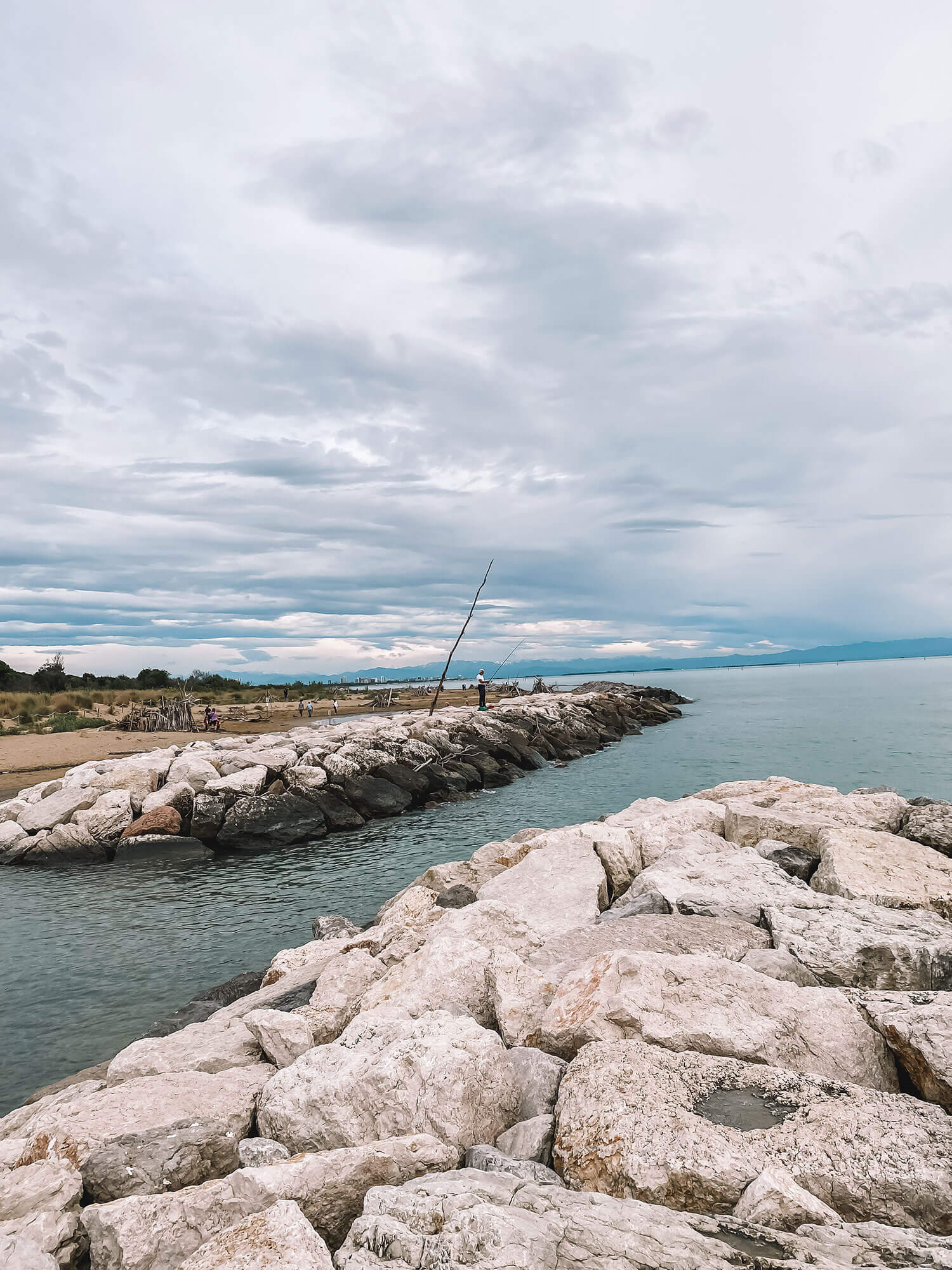 Hier bij de monding van de Tagliamento rivier vind je een perfecte uitkijkplek.