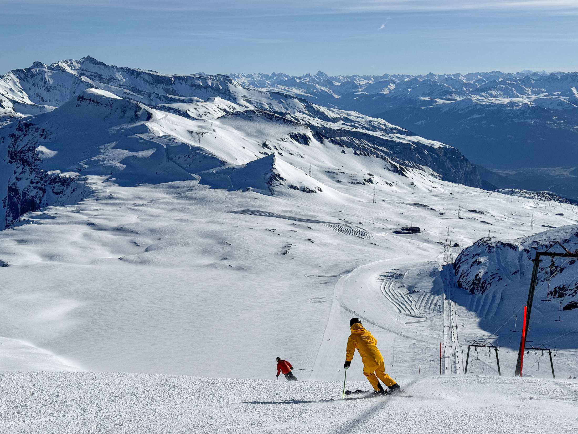 Genieten van de waanzinnig lekkere pistes op de gletsjer