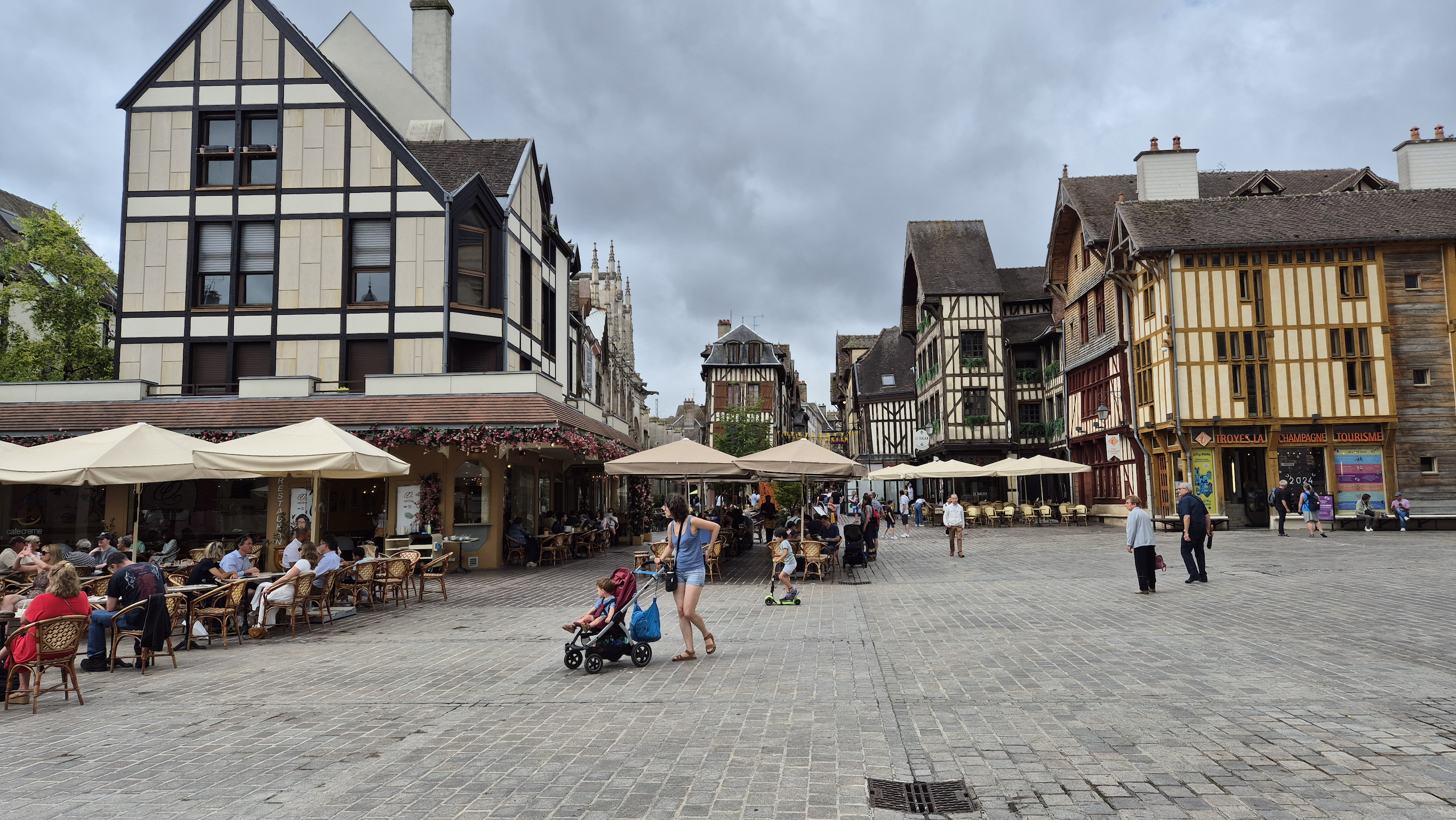 Troyes Place du Marché au Pain