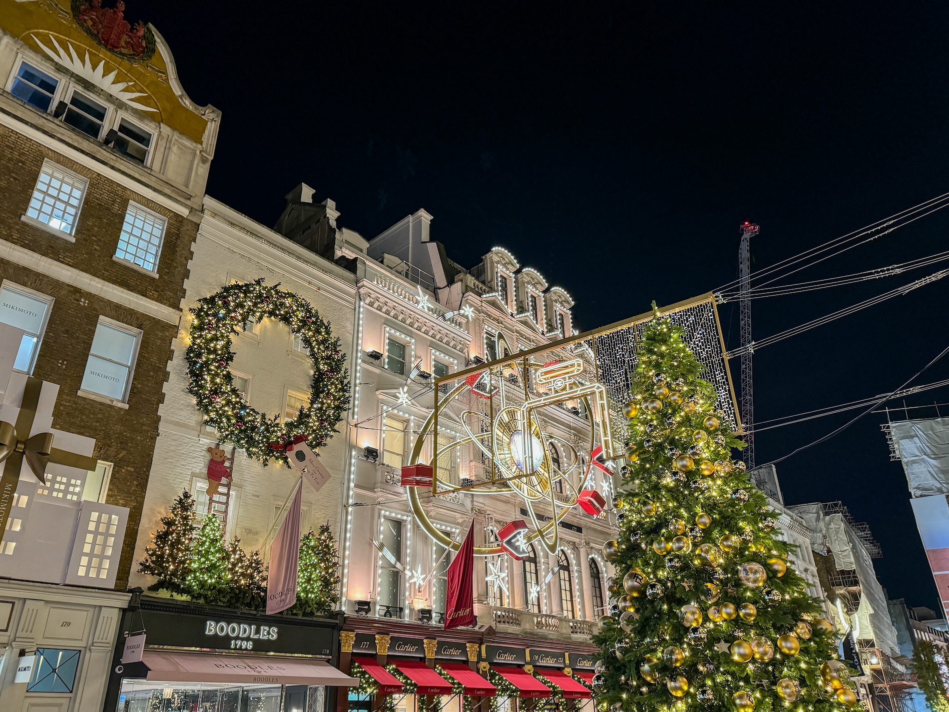 Ook bij Cartier op Bond Street wordt flink uitgepakt