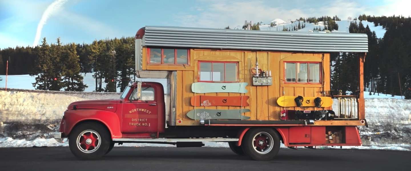 brandweerwagen-omgebouwd-tot-vette-camper-1.jpg