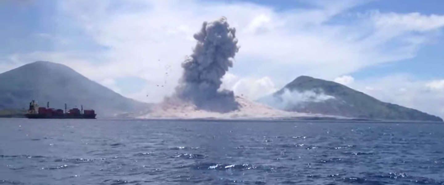 eruption-volcano.jpg
