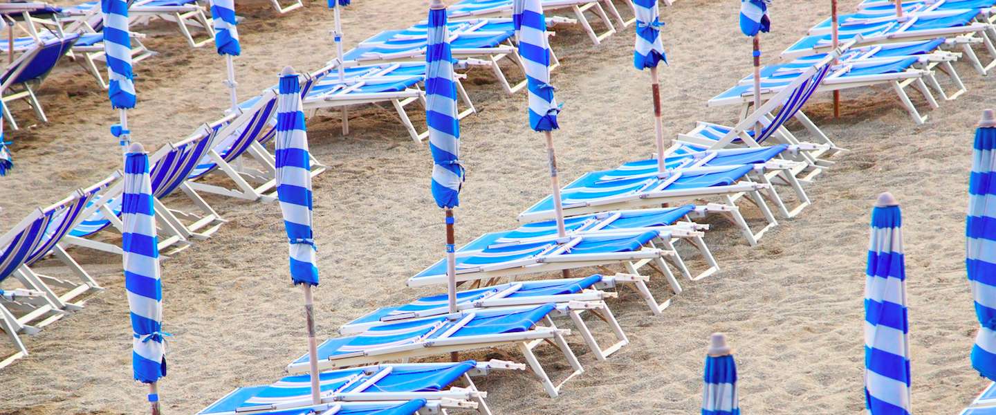 lege-strandstoelen.jpg