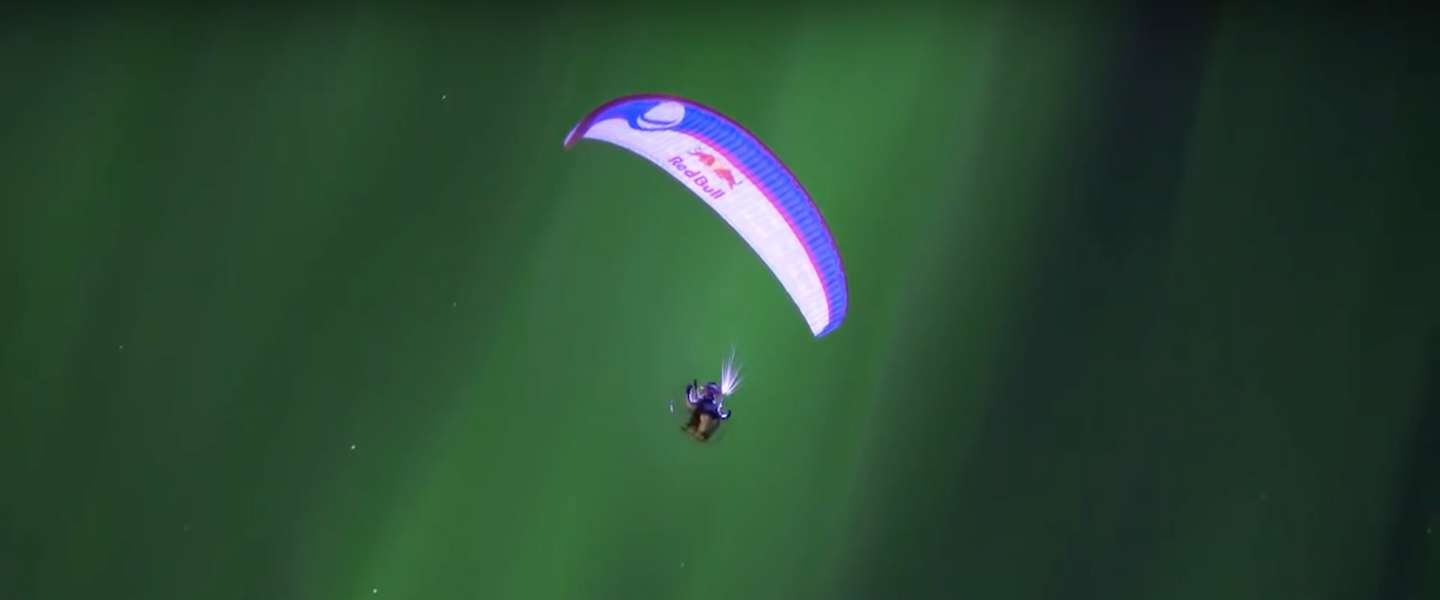 redbull-paragliding-noorderlicht.jpg