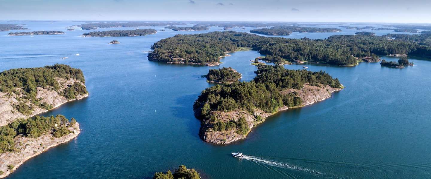 supershe-island-finland.jpg