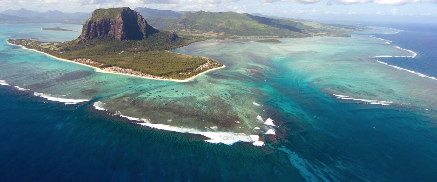 waterval-onder-water-mauritius.jpg