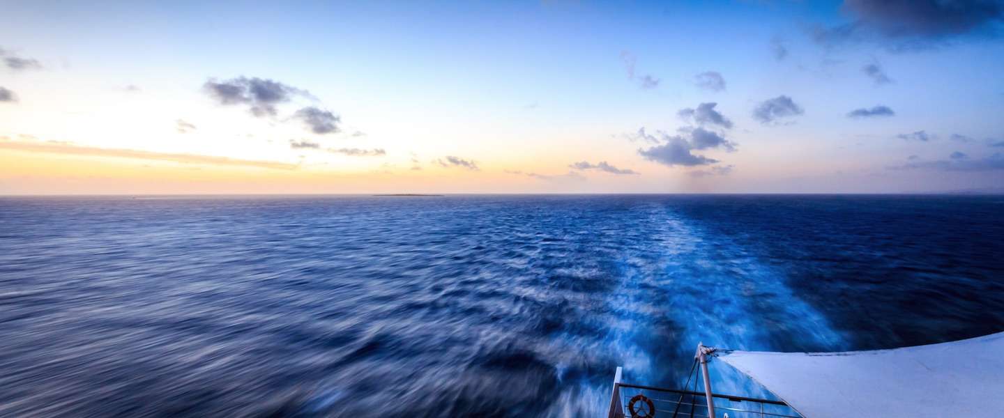 zeilend-de-atlantische-oceaan-over.jpg