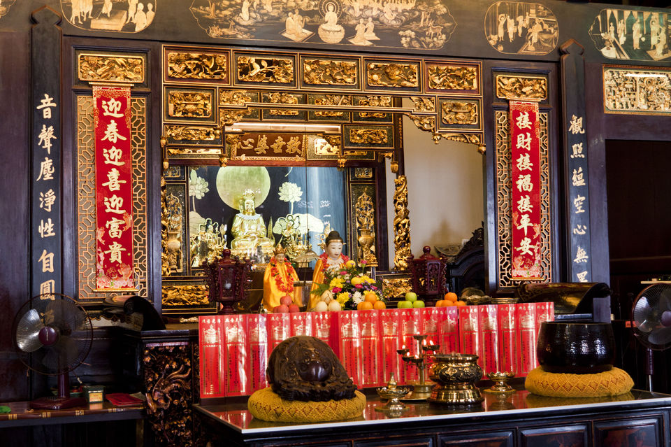 Binnenkijken in een tempel