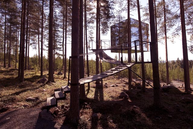 Overnachten in de Mirror Cube