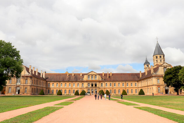 We brengen nog even een bezoek aan Abdij van Cluny