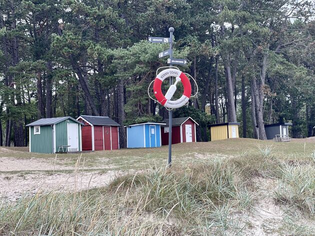 <em>Op deze stranden in Sk\u00e5ne stonden schattige strandhuisjes.<\/em>