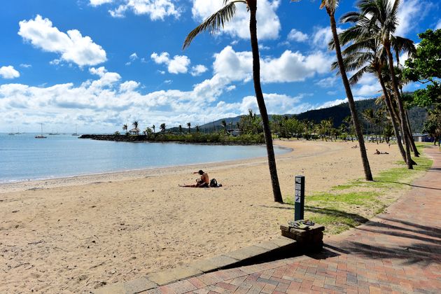 Het fijne strand van Airlie Beach