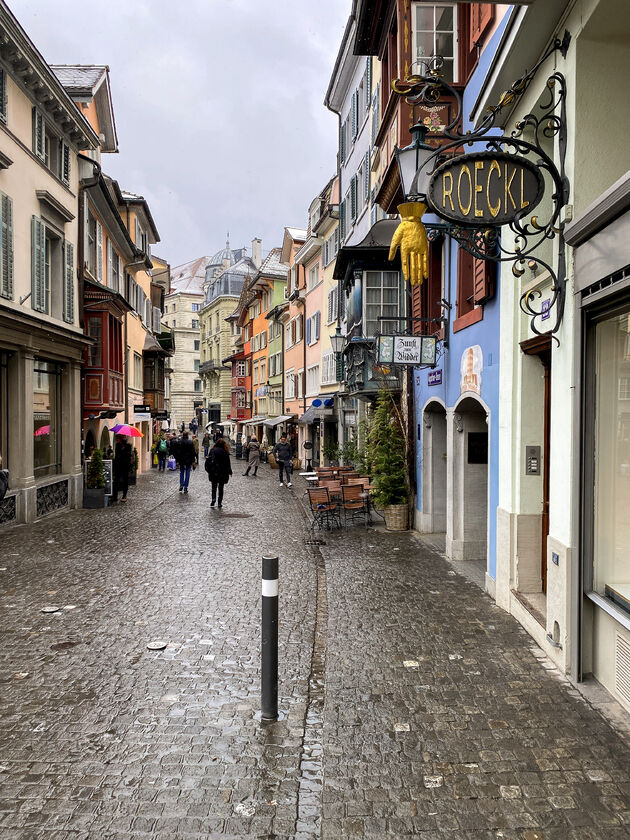 Wij troffen de stad met slecht weer, maar de stad ademt aan alle kanten sfeer, ook met regen