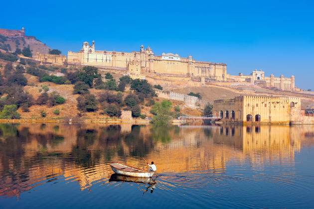 Amber Fort in Jaipur\u00a9 pfotoff - Adobe Stock