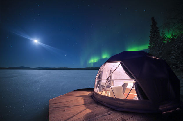 Uitzicht op het noorderlicht vanuit de Aurora Dome