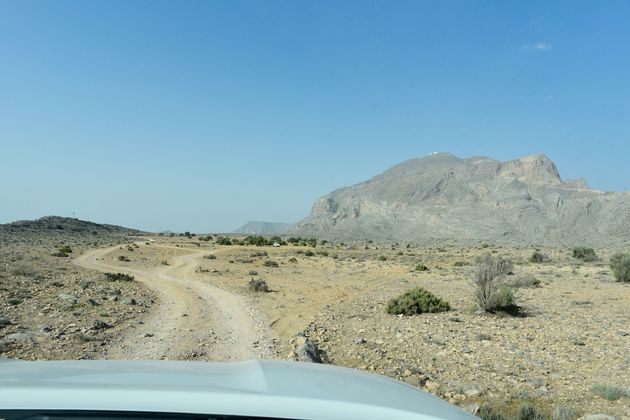 We rijden het Sayh-plateau op