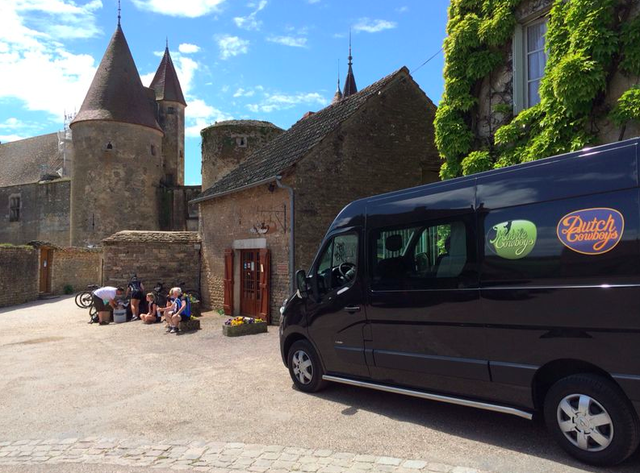 Picknicken met uitzicht op Chateauneuf-en-Auxois