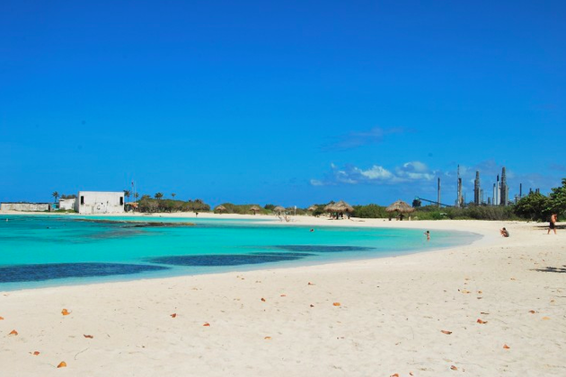 Het prachtige strand Baby Beach!