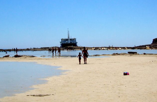 Het zeewater in de lagune is heel ondiep