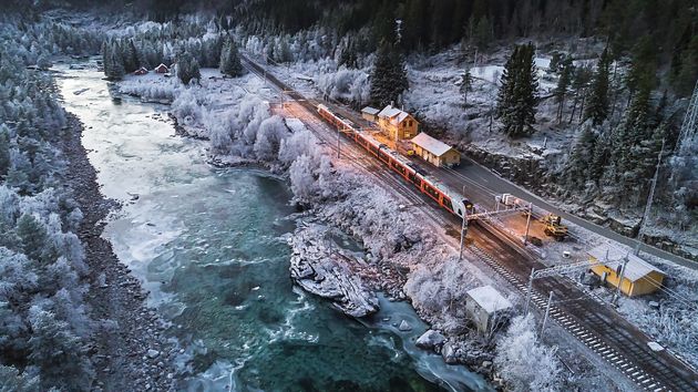 Van Bergen naar Oslo (of andersom) in de winter \u00a9 mariusltu - Adobe Stock