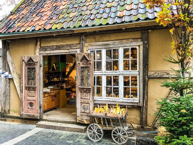 Met kraampjes en huisjes waar je producten van vroeger kunt kopen