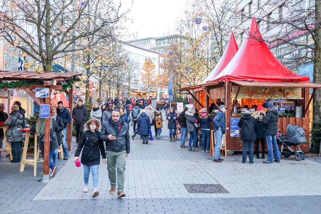 Winkelend loop je door de stad met kerstkraampjes