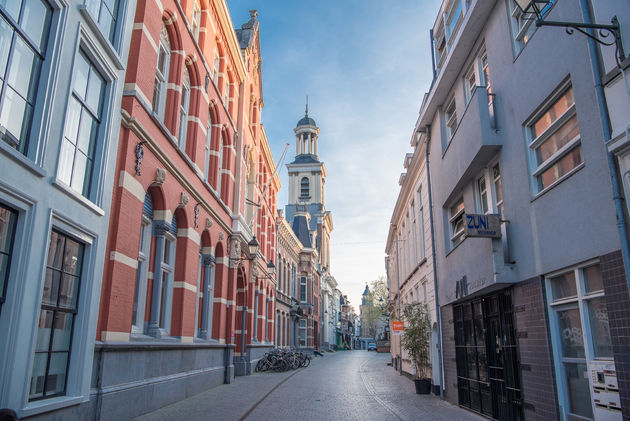 De \u00e9chte kathedraal van Breda is de Sint Jan, in de Sint Janstraat