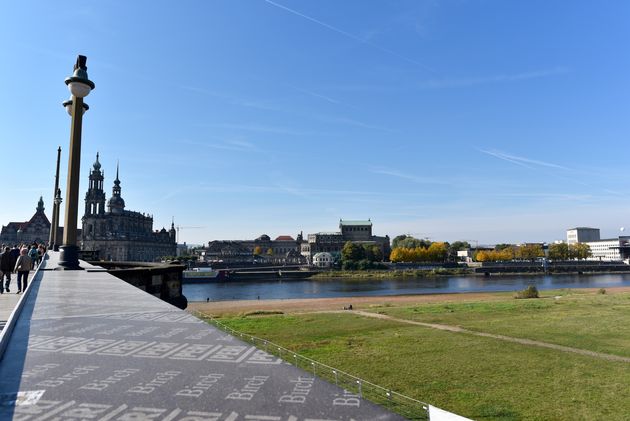 Via verschillende bruggen kun je naar de overkant