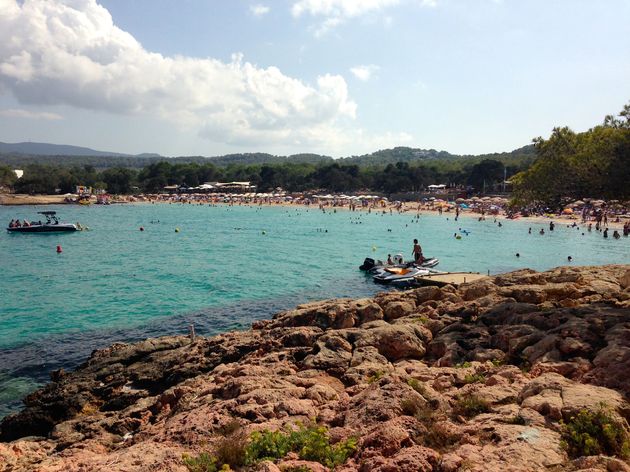 Een dagje chillen op het strand van Cala Bassa!