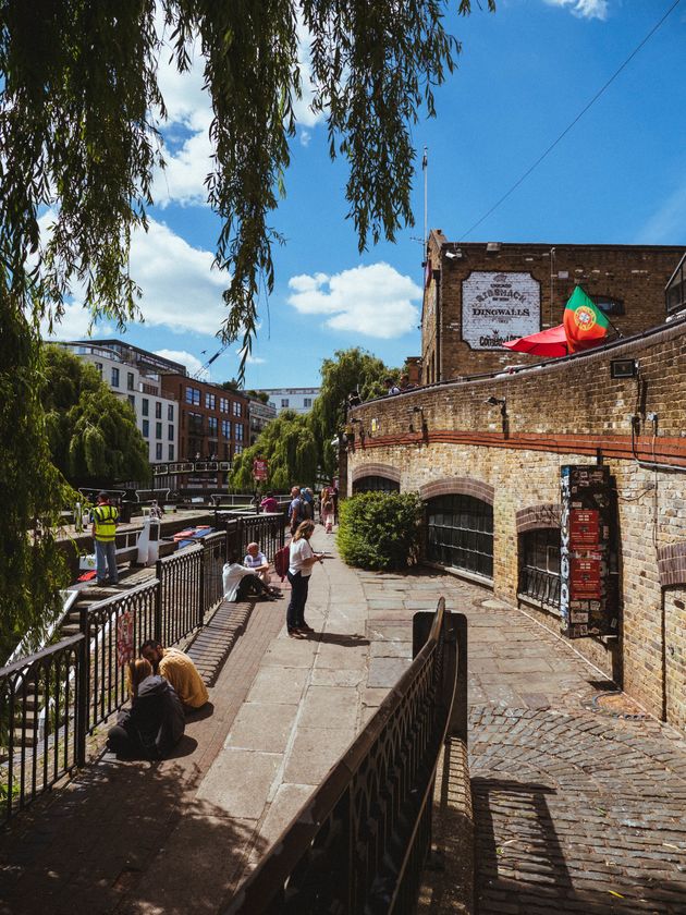 Wandelen langs het water richting Camden Town