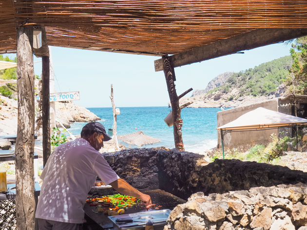 Bij Utopia eet je pure ingredi\u00ebnten rechtstreeks vanaf de grill, heerlijk!