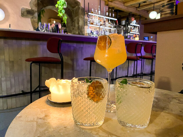 Cocktails drinken kun je Zurich ook als de beste, al moet je niet te veel op de prijs letten dan!