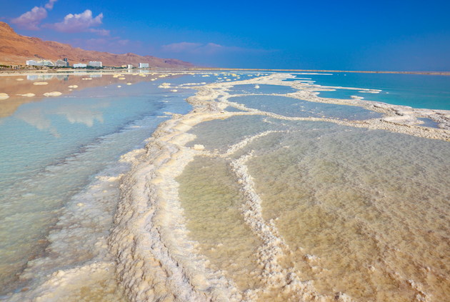 Drijven op de Dode Zee in Jordani\u00eb