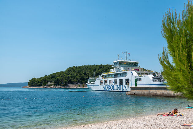 Met de boten - van bijvoorbeeld ferrymaatschappij Jadrolinija - kun je heel makkelijk eilandhoppen