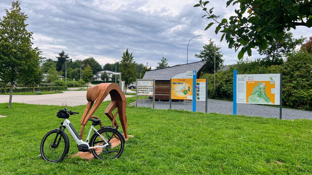 Het eindpunt in Troisvierges, het station ligt na een lange stijle afdaling zo`n 4 km verder