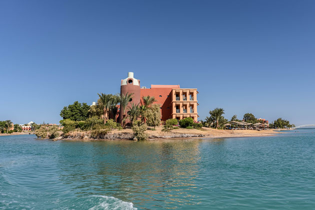 El Gouna is gebouwd op tientallen eilanden