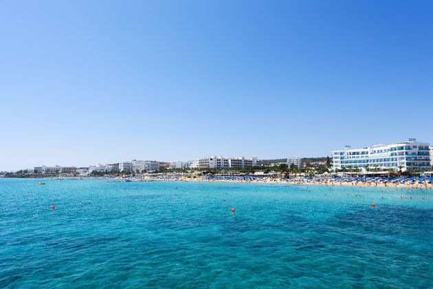 Fig Tree Bay op eiland Cyprus \u00a9 frimufilms - Adobe Stock