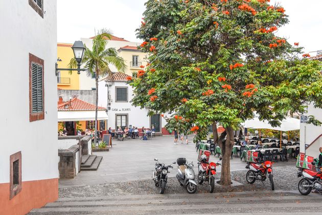 Kleurrijke straatjes en pleinen in hoofdstad Funchal