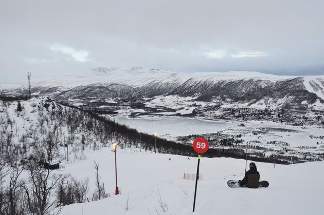 Vanaf de piste heb je perfect uitzicht over Ustedalsfjorden.