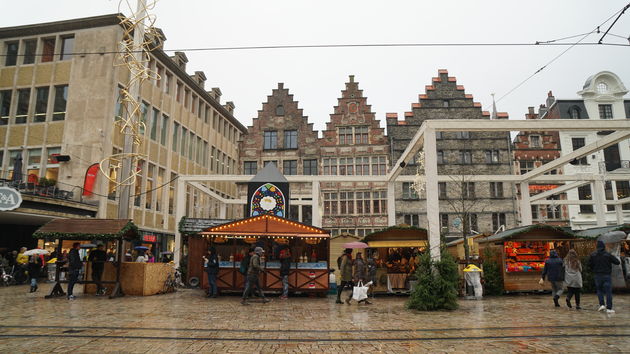 Het Genste centrum is gevuld met kerstkraampjes die bijna allen uniek zijn