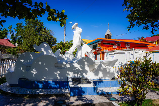 Monument to lost fishermen - \u00celes des Saintes