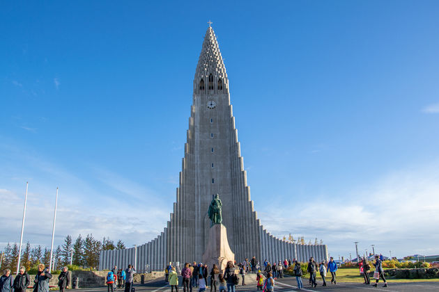 Op het topje van deze kerk - de Hallgrimskirkja - heb je het mooiste uitzicht over Reykjavik