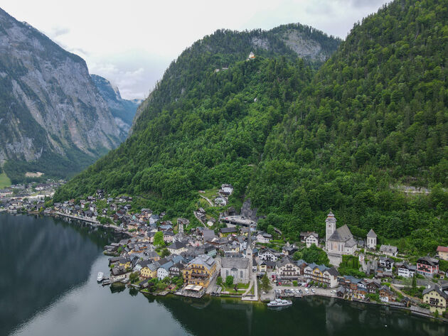 Het idyllische dorp Hallstatt aan de Hallst\u00e4ttersee